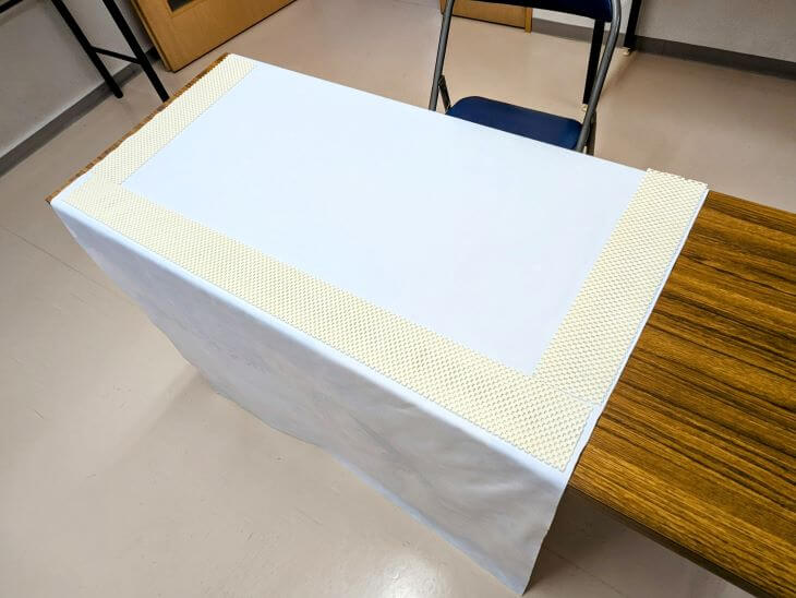 テーブルクロスの裏面
