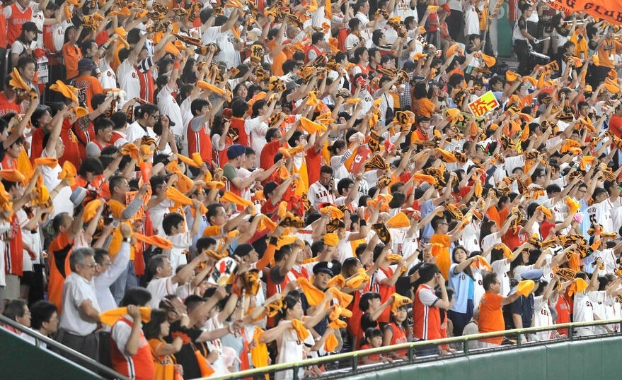 野球の応援のシーン